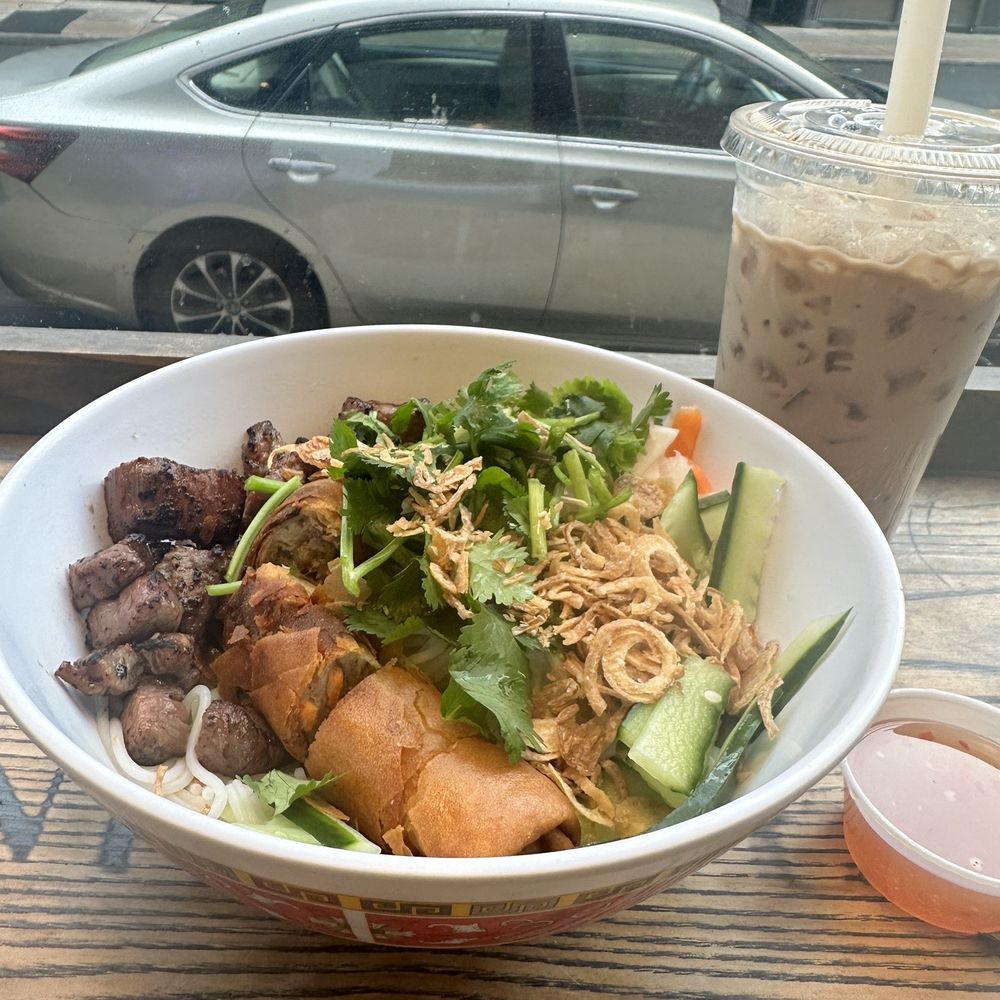 Banh Meee - Bowl and Boba Tea - Vietnamese Near Me - Hartford, Connecticut