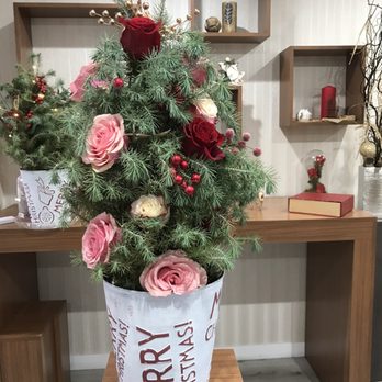 AY Flowers - Amazing work! Super friendly and fast. I asked for a mini Christmas tree with roses and she exceeded my expectations! What a lovely place. - Florists Near Me - Glendale, California AY Flowers - Amazing work! Super friendly and fast. I asked for a mini Christmas tree with roses and she exceeded my expectations! What a lovely place. - Florists Near Me - Glendale, California