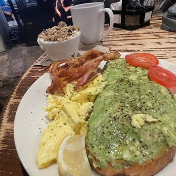 la Madeleine - Great seating. - Breakfast & Brunch Near Me - Arlington, Texas