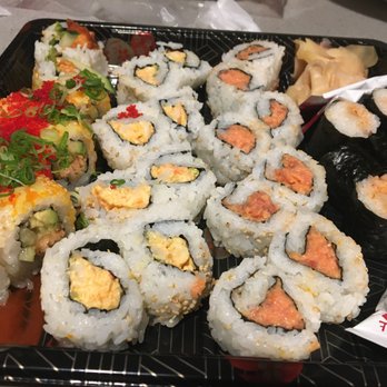 Muramoto Hilldale - Maki Combo + Spicy Tuna - Sushi Bars Near Me - Madison, Wisconsin