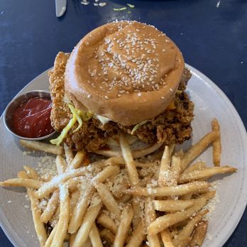 Milo - Hot Chicken Sando - Breakfast & Brunch Near Me - Waco, Texas