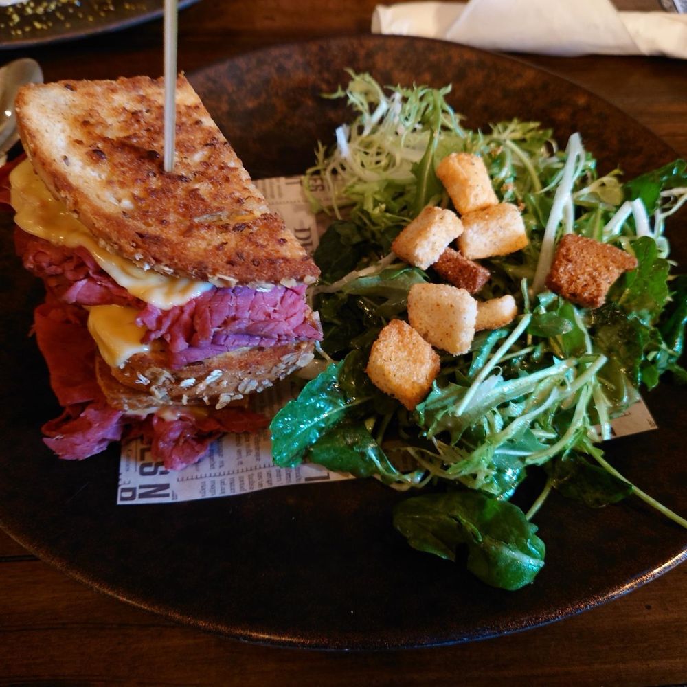 Le Gobelet Noir - Salad Near Me - Orlando, Florida