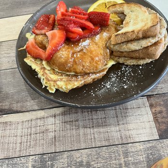 Eggscellent - Strawberry French toast - Breakfast & Brunch Near Me - Las Vegas, Nevada