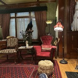 Alexander Mansion Historic Bed and Breakfast - Living room