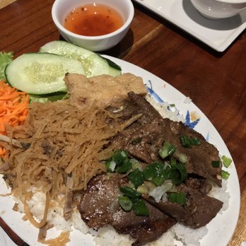 Summer Rolls - Vermicelli noodles with cracked rice and beef - Vietnamese Near Me - Rosemead, California Summer Rolls - Vermicelli noodles with cracked rice and beef - Vietnamese Near Me - Rosemead, California