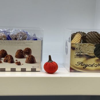 ROYCE Chocolate - Chocolatiers & Shops Near Me - Arlington Heights, Illinois