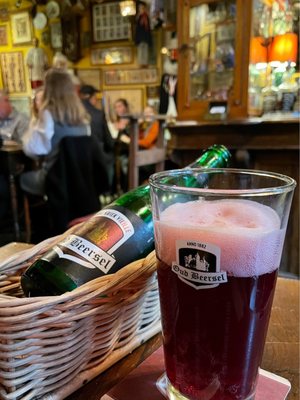 Poechenellekelder by null