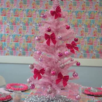 Petite LUXE Parties - Decor at their facial table - Party & Event Planning Near Me