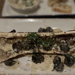 Vyoone's - Escargot in bone marrow