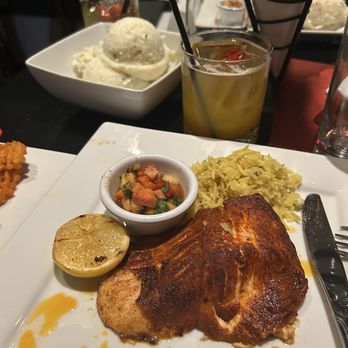 Stanley's Restaurant - Salmon and (saffron?) rice--10/10! - American Near Me - Los Angeles, California
