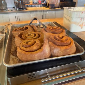 Kihei Caffe Lahaina - Ginormous cinnamon rolls! - Breakfast & Brunch Near Me - Lahaina, Hawaii
