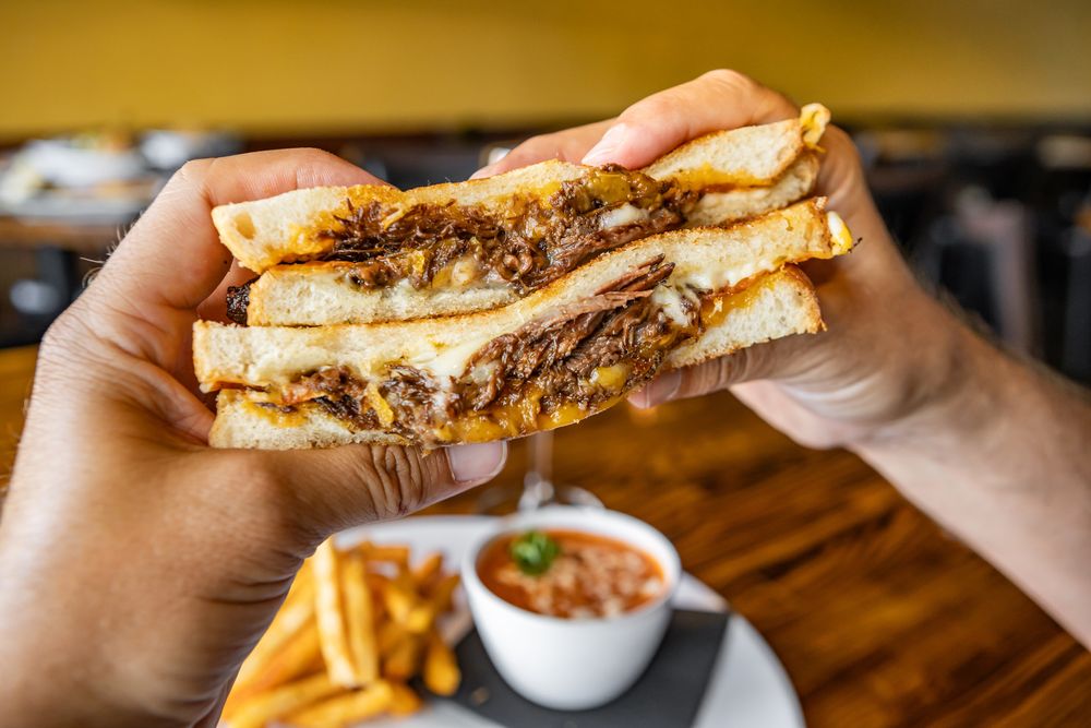 Mission Ave Bar and Grill