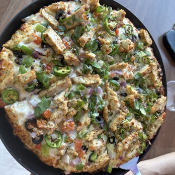 Tandoori Pizza - Desi Garlic Chicken pizza without mushrooms - Pizza Near Me - Elk Grove, California Tandoori Pizza - Desi Garlic Chicken pizza without mushrooms - Pizza Near Me - Elk Grove, California