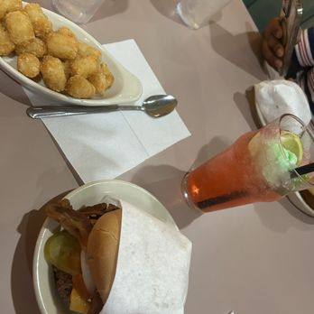 Winstead's Steakburger - Single Winstead Steakburger Tater Tots Cherry Limeade - Burgers Near Me - Kansas City, Missouri Winstead's Steakburger - Single Winstead Steakburger Tater Tots Cherry Limeade - Burgers Near Me - Kansas City, Missouri