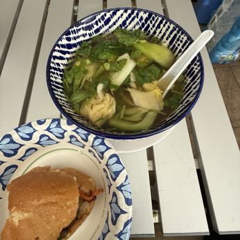 Pho Truc Xanh - Delicious Wonton Soup with lots of fresh veggies and tasty Grill Pork Bahn Mi. - Vietnamese Near Me - Vista, California Pho Truc Xanh - Delicious Wonton Soup with lots of fresh veggies and tasty Grill Pork Bahn Mi. - Vietnamese Near Me - Vista, California