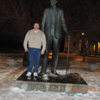 World's Tallest Man Statue - I am 6'2 so compared to him I am small - Local Flavor Near Me - Alton, Illinois World's Tallest Man Statue - I am 6'2 so compared to him I am small - Local Flavor Near Me - Alton, Illinois