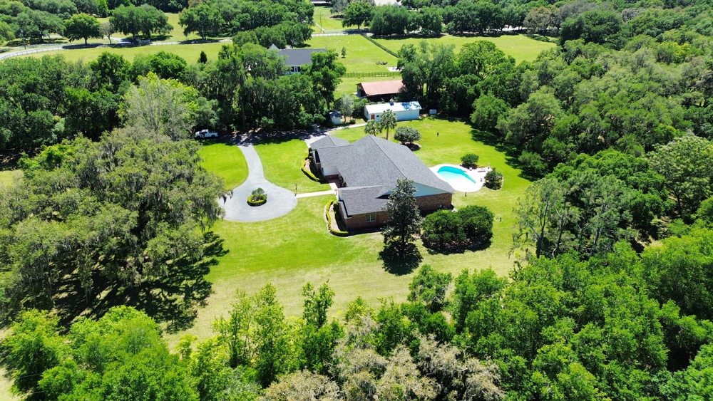 Slide of Gecko Roofing Pros