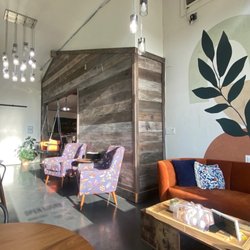 Mentalitea and Coffee - Cute front seating area with big windows
