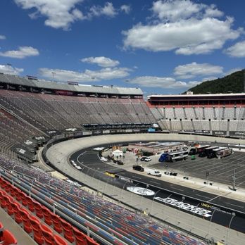 Bristol Motor Speedway - Front Stretch Left - Stadiums & Arenas Near Me - Bristol, Tennessee