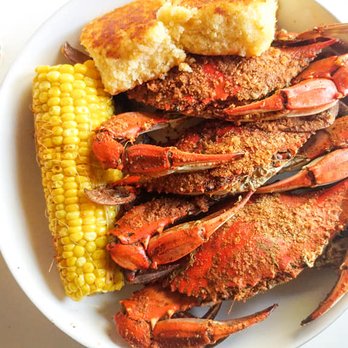 Avery's Maryland Grill - 1/2 dozen Hard shell medium crabs, corn on the cob, cornbread, corona. - Seafood Near Me - Frederick, Maryland