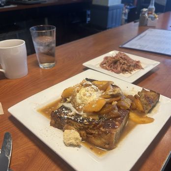 Blue's Egg + Bakery - Peach French Toast Brûlée - Breakfast & Brunch Near Me - Milwaukee, Wisconsin