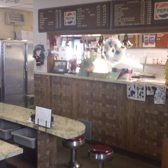 Pindos Restaurant & Pizza - Love the old-fashioned diner vibe! - Pizza Near Me - Manchester, New Hampshire