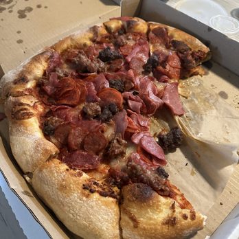Roma II Pizzeria - all meat pie - Pizza Near Me - Sacramento, California Roma II Pizzeria - all meat pie - Pizza Near Me - Sacramento, California