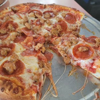 Joey's Pizza - Good stuff!! Pepperoni and sausage with a crust that's crispy in the bottom and fluffy on the top. Just the way I like it. - Pizza Near Me - Ontario, California