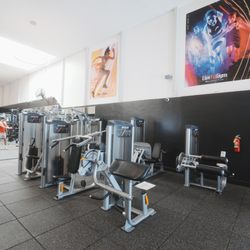 Live Fit Gym - Polk Street