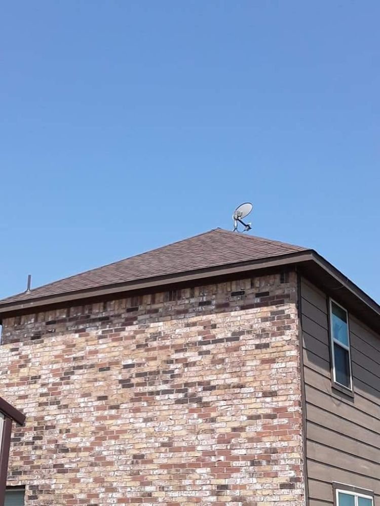 Slide of YFM Roofing