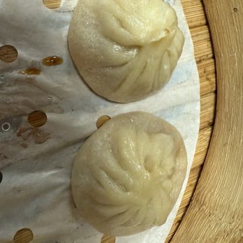 Lucky Dumpling - 8 Spicy Pork Xiao Long Bao . This is good and soupy - Chinese Near Me - Rancho Cucamonga, California