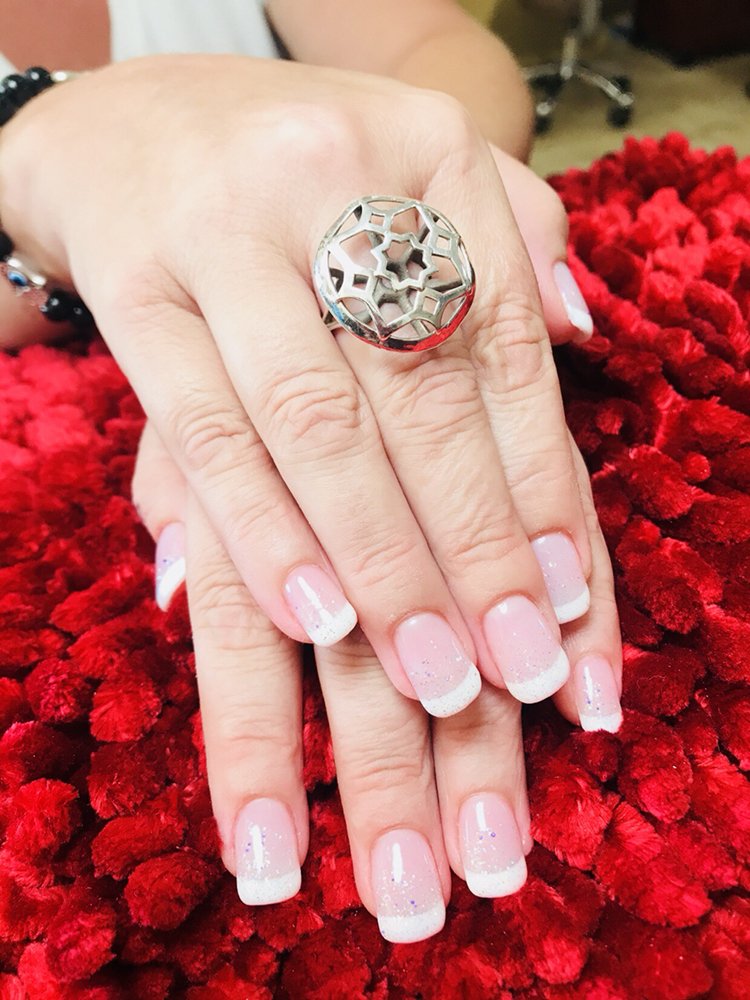 Tarpon’s Nails and Spa Image