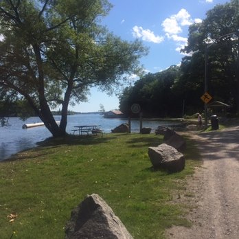 Rotary Beach - This is the restricted road, which has no parking and what parking is close by is only for authorized vehicles. There is a picnic gazebo. - Beaches Near Me - Gananoque, Ontario Rotary Beach - This is the restricted road, which has no parking and what parking is close by is only for authorized vehicles. There is a picnic gazebo. - Beaches Near Me - Gananoque, Ontario