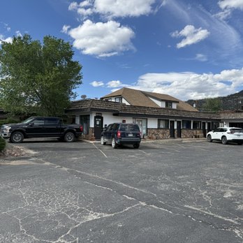 Topaz Lodge - Outside of the Inn - Hotels Near Me - Buena Vista, Colorado Topaz Lodge - Outside of the Inn - Hotels Near Me - Buena Vista, Colorado