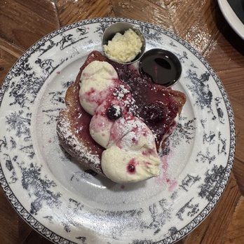 The White Oak Cottage - BlackBerry French Toast - New American Near Me - Lithia, Florida The White Oak Cottage - BlackBerry French Toast - New American Near Me - Lithia, Florida