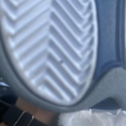 Hibbett Sports - Used sneakers