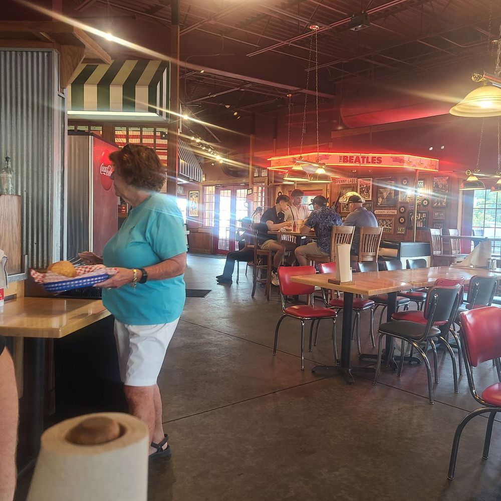 Fuddruckers - Burgers Near Me - Branson, Missouri Fuddruckers - Burgers Near Me - Branson, Missouri