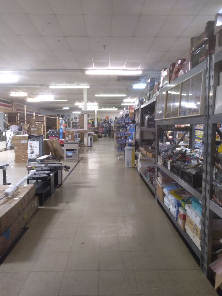 DOVER FLEA MARKET Updated October 2024 120 N Tuscarawas Ave, Dover