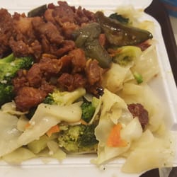 Gurnee Mills Food Court - It's a lot of mostly healthy food for $7.50