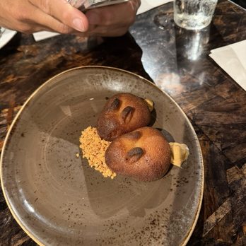 XO Restaurant - Butter mochi bunnies with caramel sauce - Asian Fusion Near Me - Honolulu, Hawaii