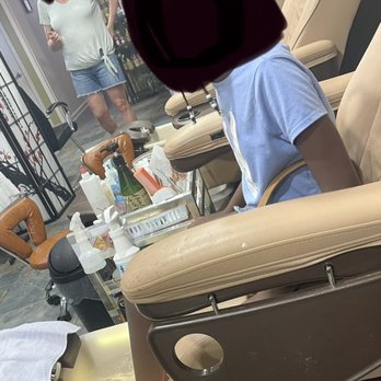 Aura Day Spa - Time stamp- she sat in the chair - Waxing Near Me - Virginia Beach, Virginia