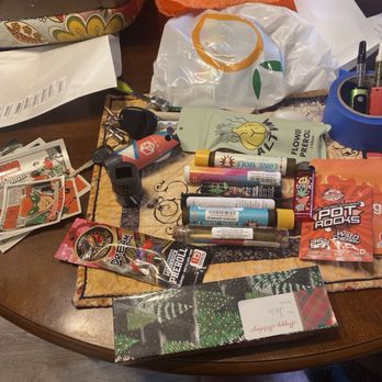 Mango Cannabis - 8 different kinds of joints 1 pack of THC pop rocks 1 vape 1gram flower 1 lighter Orange mango tote - Cannabis Clinics Near Me - Edmond, Oklahoma