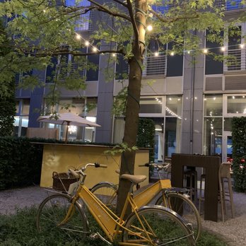 Le Méridien München - Courtyard is nice and quaint. - Hotels Near Me - Munich, BY
