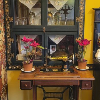 Kebapçı İskender - Singer sewing machine - Turkish Near Me - Bursa, 16