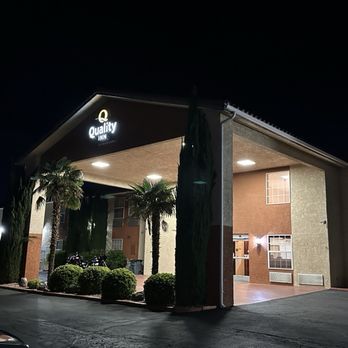 Quality Inn Zion Park Area - Entrance - Hotels Near Me - Hurricane, Utah