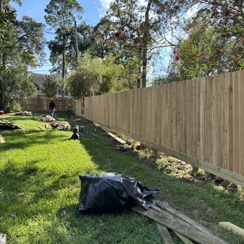 Aleman Property Maintenance & Remodeling - Wood fence - Painters Near Me
