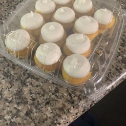 Yellow cake with buttercream