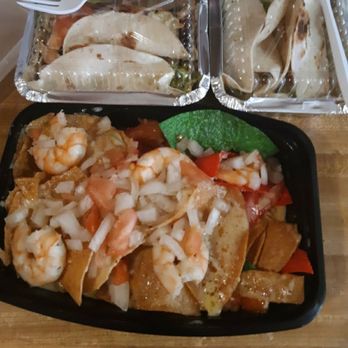 Halsey Bar And Grill - Shrimp Nachos and a shrimp Taco and Chicken Taco - Cocktail Bars Near Me - Brooklyn, New York Halsey Bar And Grill - Shrimp Nachos and a shrimp Taco and Chicken Taco - Cocktail Bars Near Me - Brooklyn, New York