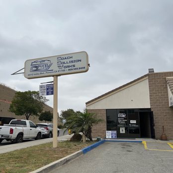 Coach Collision Works - Office - Body Shops Near Me - Walnut, California