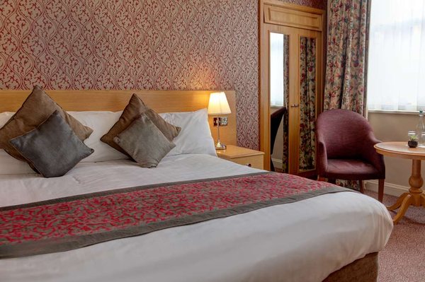 Crown & Mitre Hotel by null